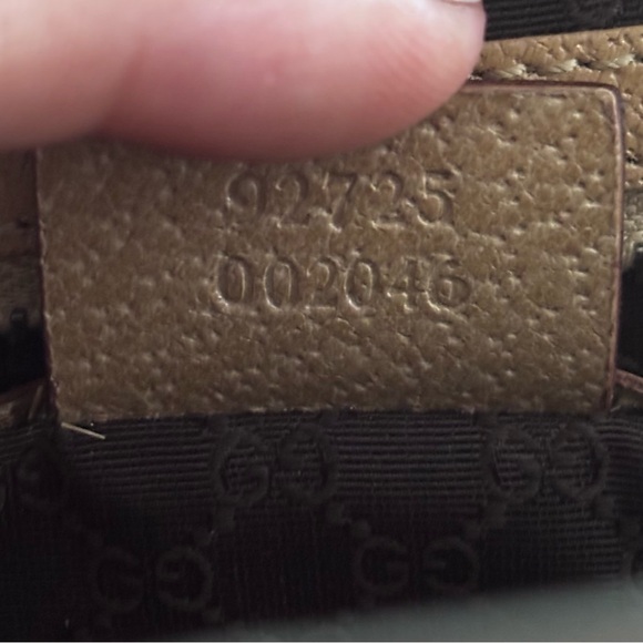 Authentic Gucci Cream Snakeskin Shoulder Bag - Picture 6 of 7